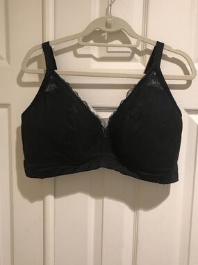 Black lace bra